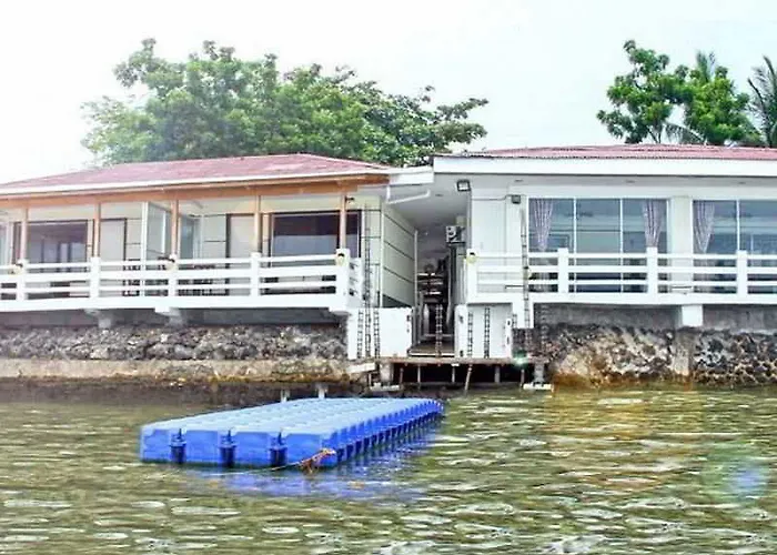 Bluefins Resort 3*