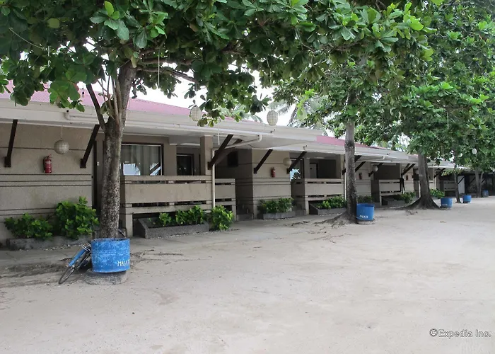 Bluefins Resort 3*