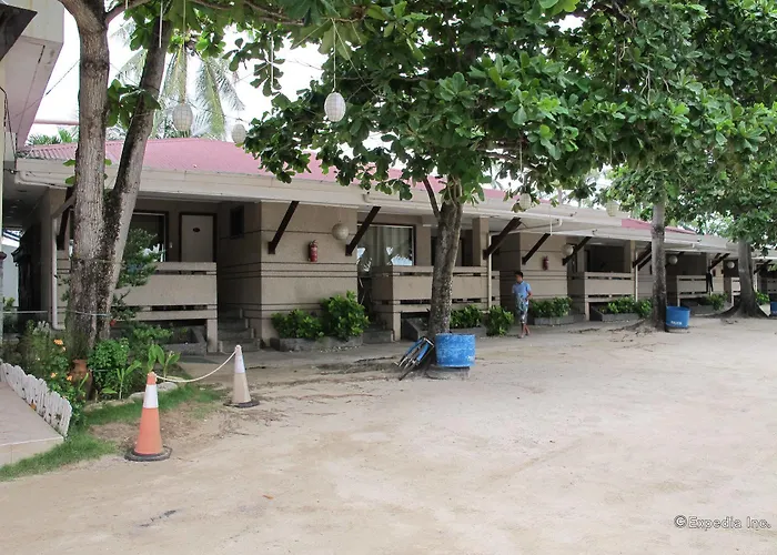 Bluefins Resort 3*